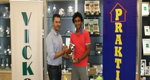 تكريم عمرو وردة في اليونان .. فيديو